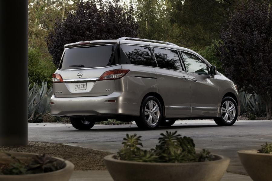  Nissan Quest 2011 года  (фото 25 из 32)